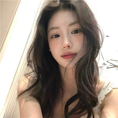 公寓里的两个女人